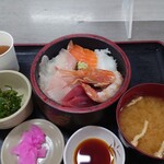 Kanta Soba - 本日の海鮮丼　880円