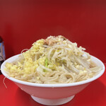 ラーメン二郎 - 野菜マシマシにすると標高どのぐらいなのかな？最近、マシマシコールを聞いてない気がする… 原価上がってるから遠慮しちゃうよね。