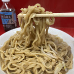 ラーメン二郎 - ややデロ麺。うんめぇー！