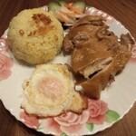 Chicken rice 2 (boneless/steamed) COM GA2(DUI GA KO XUONG HAP)