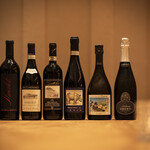 Bekk - イタリアワインを中心として、多種揃えております。お客様の好みやお料理に合わせて、ペアリングをご提案いたします。