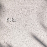 Bekk - 主張しすぎない外観サインが目印です。