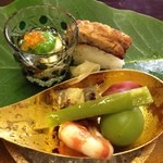 日本料理 はなの - 湯葉　鱧寿司　車海老のうま煮　八幡巻　梅　万願寺唐辛子