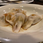 茂 - 水餃子。意外とシンプル。でもこれ4個で440円の幸せ。