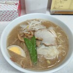 中華料理 八龍 - ワンタンメン¥800