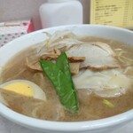 中華料理 八龍 - ワンタンメン¥800