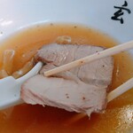 手打らーめん　玄 - 子供の頃に良くいただいていたのは、こんな叉焼だったなぁ…。あぁ、ノスタルジー。