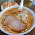 手打らーめん　玄 - おんなじような写真を何枚も撮っちゃいます。(笑)　愛してんのよね。