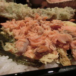 日本酒場七輪 - ●サケ丼にはちくわの磯辺揚げも有るよ～