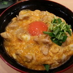 鶏料理 はし田屋 - 名物親子丼（８５０円）です。