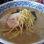 らーめん桃福 - 麺のアップです