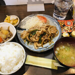 家庭料理居酒屋 よってって - ♪生姜焼き定食¥500