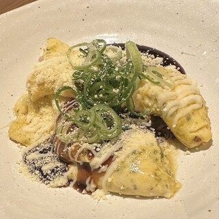 自分好みにアレンジもできるお好み焼き！鉄板焼きも充実◎