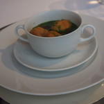 銀座 ハプスブルク・ファイルヒェン - ウィーンのコンソメスープ　佐助豚のプロフィットロール