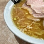 横濱ラーメン あさが家 - 豚骨の香りが良くコクのあるスープ。