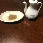 フォーシーズンズダイナー 神龍 - 坦々麺に花山椒と辣油