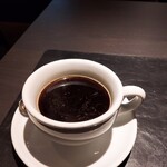 Le Api Osteria - 【カフェ】「コーヒー」
      酸味、苦味を抑えたコーヒーで飲みやすく