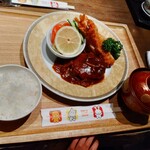 湯回廊 菊屋 - ハンバーグプレート