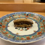 三笠鮨 - ⑱ 長崎  対馬の穴子（ あなご ）
      　三笠鮨の店主  菅山さんが、やわらかく…優しい味に煮た穴子♡ 素材の穴子の風味が広がります♡