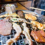 レトロ焼肉たろう食堂 - 