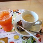 ジョナサン - ドリンクバーの「ホットコーヒー＆野菜ジュース」