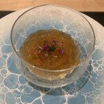 銀座 大石 - カリフラワークリームと馬糞雲丹のコンソメゼリー