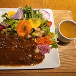 Toukyou Obun Akasaka - 宮崎まるみ豚と十勝ハーブ牛のカレー､スープ