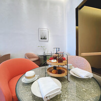 ベージュ アラン・デュカス 東京 - 