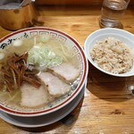 Tanaka Sobaten - 中華そばと肉めし（少なめ）