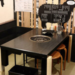 なまらむーちょ - テーブル席