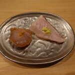 すし処 睦月 - 答志島の鰆燻製と塩たたき