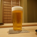 すし処 睦月 - 最初はビール