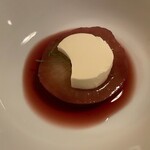 ランテルナマッサ - 赤ウィンコンポート（ラ・フランス）、パンナコッタ