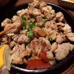 Hakata Motsunabe Yamaya - 地鶏のもも鉄板焼き
