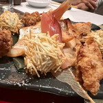 多満喜 - 焼物　カワハギ酒盗焼き、あしらい