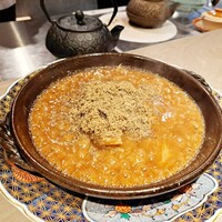 銀座嘉禅 - 嘉禅名物　特大ふかひれ（青ザメ）のトリュフ煮込み　煮立っているので、本当は動画を載せたいところ