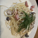 クスクス - きのことベーコンのクリームパスタ