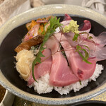 Hakata Tarou Sushi - 海鮮丼950円