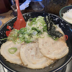 がむしゃら - 純とんこつラーメン、コッテリ、ねぎ多め