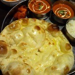 Izakaya Indian Curry and Asian Restaurant Chandrama - レディースセット。ナン、ライス、バターチキンカレー、海老カレー、ライス、チキンティッカ