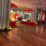 エスコフィエ - ホテルの1階。新しい高級ホテルに駆逐され気味だけど、さすが愛知の迎賓館と言われただけの風格がある。