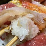 寿司一代 - 『生ちらし』のシャリ、ネタ