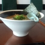 情熱牛骨らーめん たかうな - 牛骨ラーメン醤油