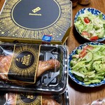 ドミノピザ - 料理写真:ドミノピザM2枚、クリスマスチキン2本