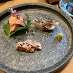Sumimoto - お造り（左：天然ビワマス、右：真鮒の炙り、下：鮒寿司の麹に漬けたビワマス）