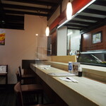 すし丸本店 - 店内（カウンター席）