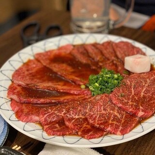 We serve high-quality Tajima beef and female beef in the best condition.