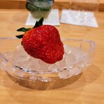 勢麟 - 水菓子は掛川の大きな紅ほっぺ、まだまだ大きくなるらしい