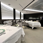 TATERU YOSHINO - スタイリッシュな店内