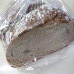 19296022 - 2013.06 嫁が朝ごはん用に買ったハード系のパン。